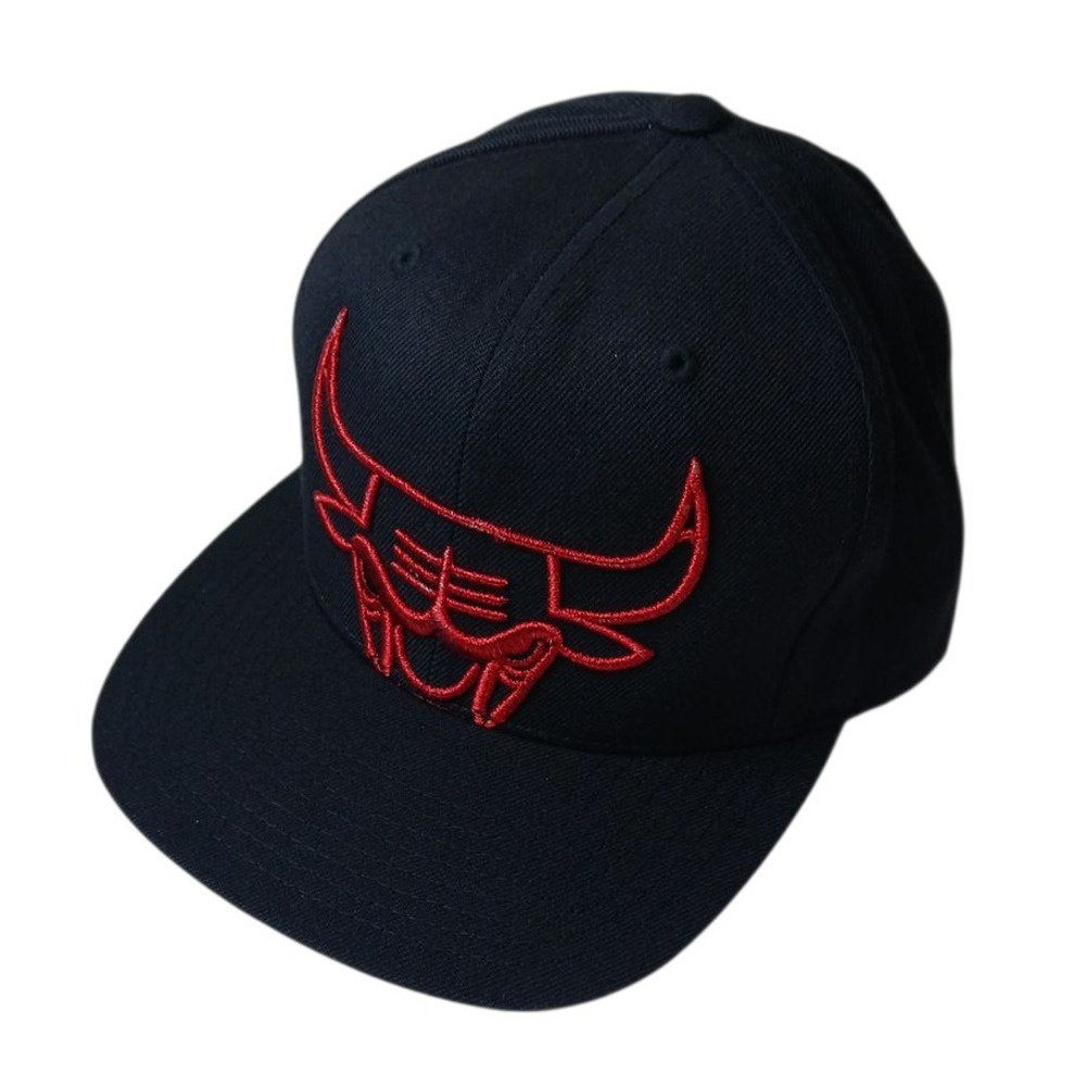 Chicago Bulls Red‎ Black Embroidered Mitchell & Ness Wool Blend Snapback